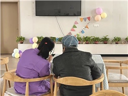 當你老到忘了世界，我該拿什么來愛你